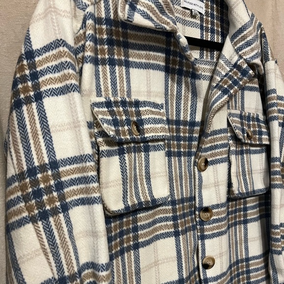 🩵 Plaid Shacket with pockets - Picture 5 of 8